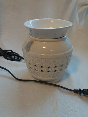 PartyLite Scent Warmer Nightlight Basket Weave White 6” Tall
